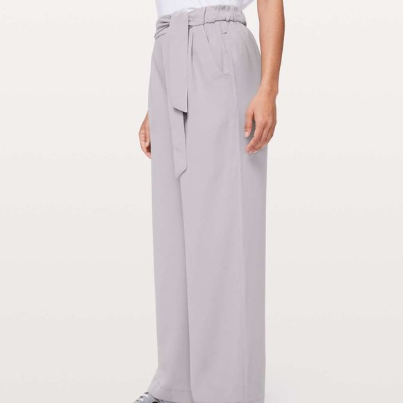 lululemon athletica Pants - Lululemon Noir Pant Silverscreen Size 6 NWOT